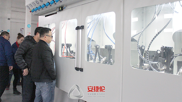 機械手塗膠機 機械手塗膠(jiāo)機