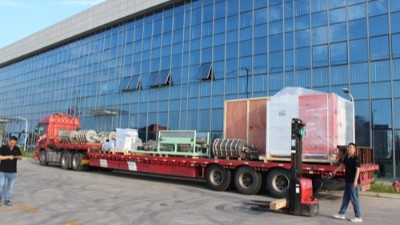 再發三套設（shè）備—刷膠機、噴砂磷化線、表麵處理生產線