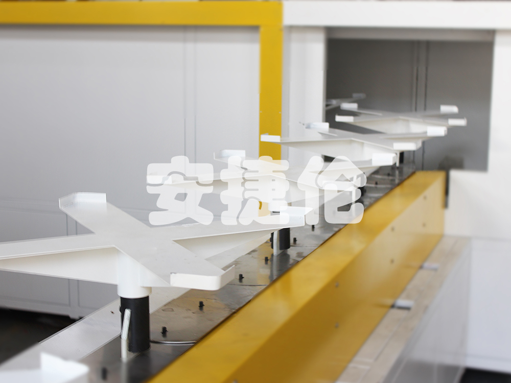 自動（dòng）噴膠機