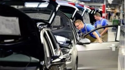 榴莲网站自動塗膠機（jī）再獲世界知名（míng）汽（qì）車零部件生產商訂單