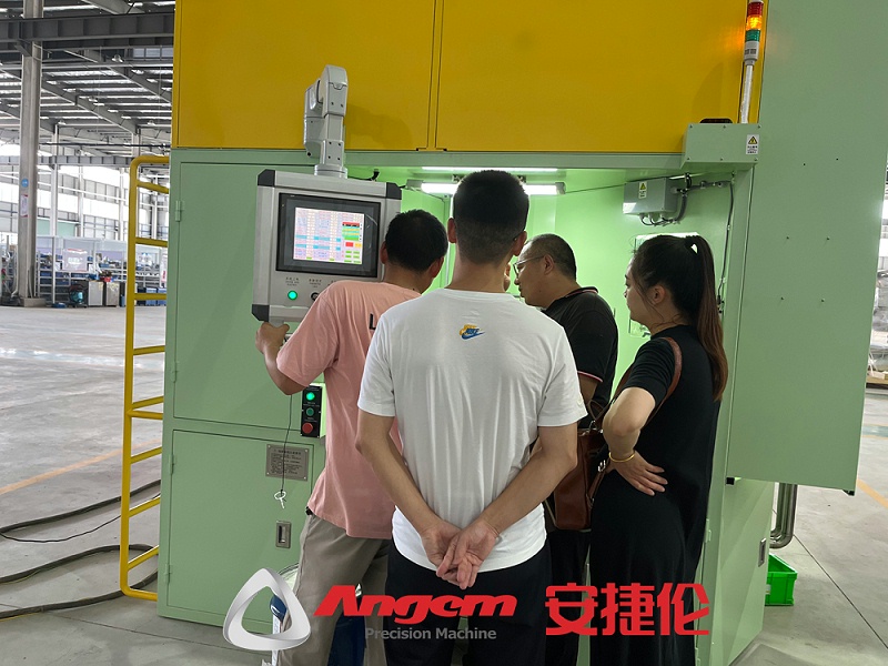 自動噴膠機3 自動噴膠機3