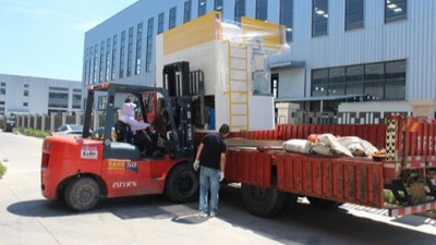 【噴膠機發貨】自動噴（pēn）膠（jiāo）機PZD40順利發浙（zhè）江密封件客戶