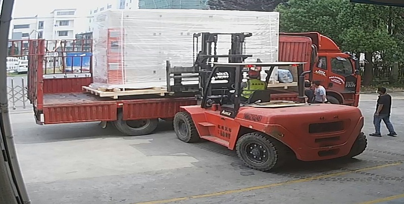 鏈條（tiáo）自動浸膠機發（fā）貨