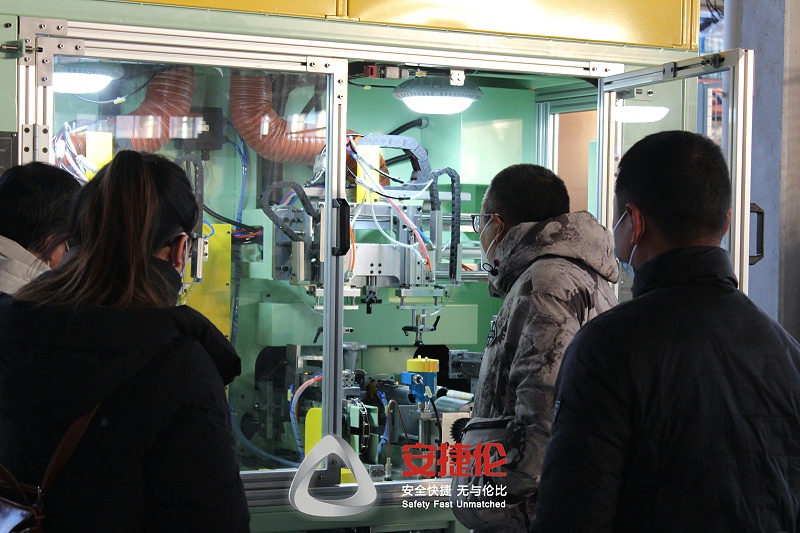 客戶驗收塗膠機4 客戶驗收塗膠機4