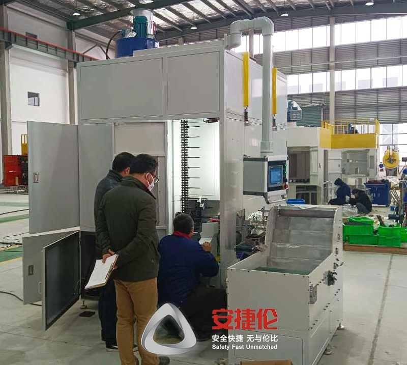 特瑞堡到訪南通工廠驗收鏈式滾膠機1- 特瑞堡到訪南通工廠驗收鏈式滾膠機1-
