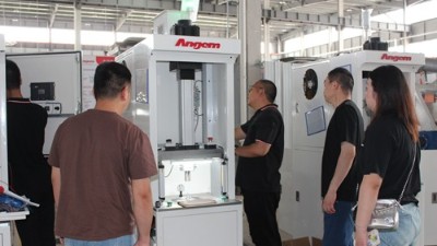 安（ān）徽減震客戶到訪驗收新款（kuǎn）襯套縮徑機 帶脫膠檢測