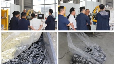 浙江汽車零部件客戶（hù）到訪 參觀橡膠（jiāo）減震滾噴機噴（pēn）膠機並打樣