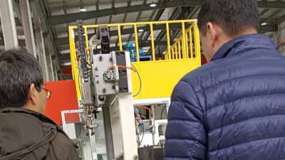 天纳克到访安捷伦参（cān）观新厂 验证（zhèng）测试法兰边内孔滚胶机