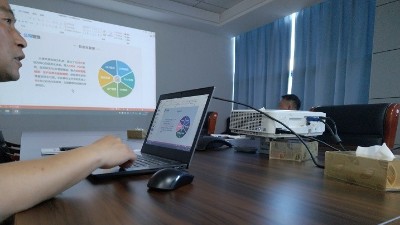 五金客戶蒞（lì）臨榴莲网站南（nán）通工廠，參觀全自動滾筒噴塗機