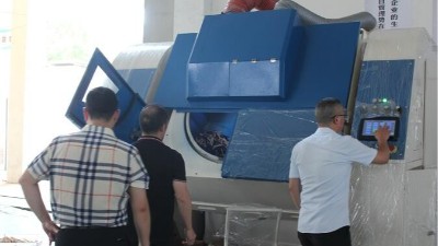 化妝杆（gǎn）化妝刷客戶噴（pēn）塗打樣  PX120自動滾噴（pēn）機