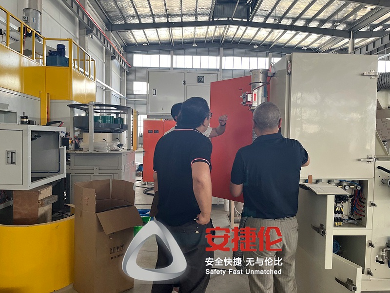 大連瑞進國際貿（mào）易客戶設備驗收 (3)