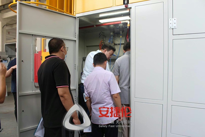 噴膠(jiāo)機 噴膠機