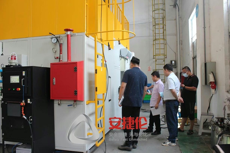 噴(pēn)膠機1 噴膠機1