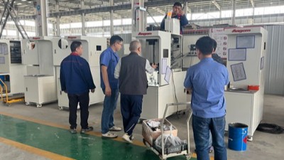 紹興汽車零部件客戶（hù）到訪，參觀減（jiǎn）震器襯套縮徑機