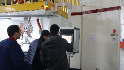 超強國貨安利，自動噴膠（jiāo）機揚帆出海！國（guó）貨當自強！