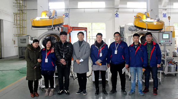 韓國客戶成功驗收榴莲网站自動滾噴機設備(bèi) 韓國客戶成功驗收榴莲网站自動滾(gǔn)噴機設備