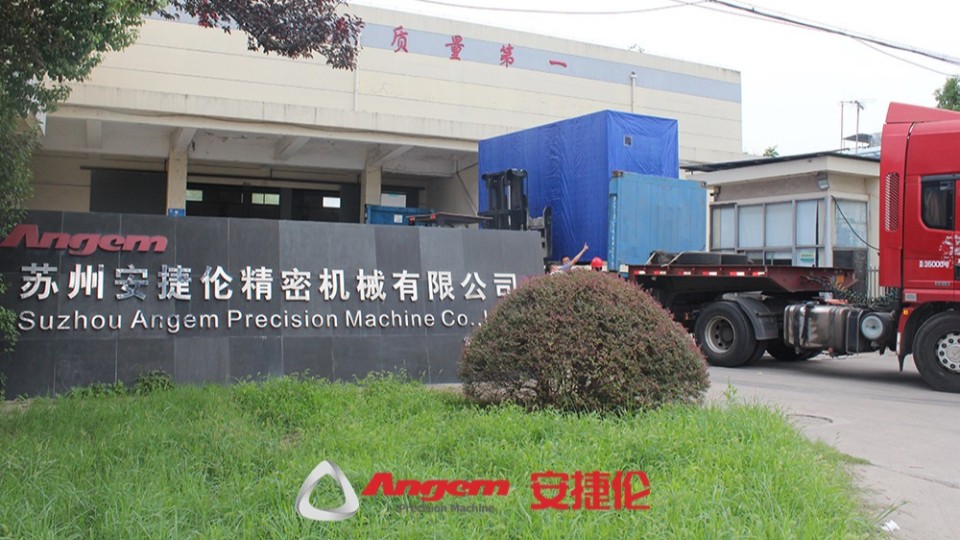 【噴膠機（jī）發貨】墨西哥客戶CMP訂購的48工位自動噴膠機發貨啦！