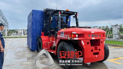 印（yìn）度橡（xiàng）膠減震老客戶威（wēi）巴克 訂購的自動（dòng）噴膠機發貨啦！