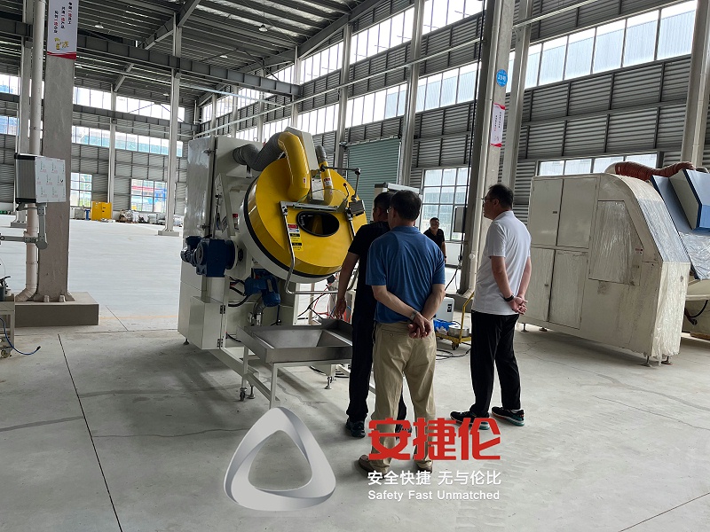自動滾噴(pēn)機 自動滾噴機