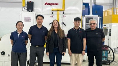 以色列客戶到訪（fǎng）榴莲网站（lún） 考察柳釘自動噴塗設備