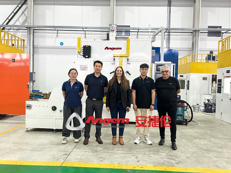 以色列客戶參觀噴塗機
