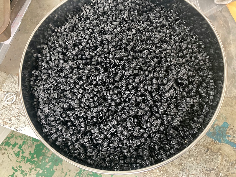 自動滾(gǔn)噴機產品(pǐn)打樣後 自動滾噴機產品打樣(yàng)後